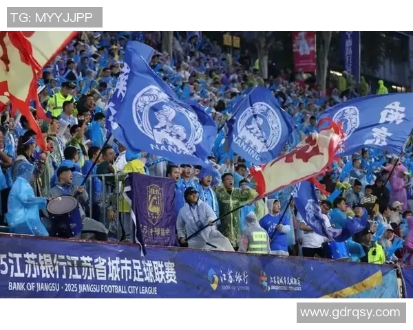 为足球加油助威展现激情的精彩瞬间图片合集